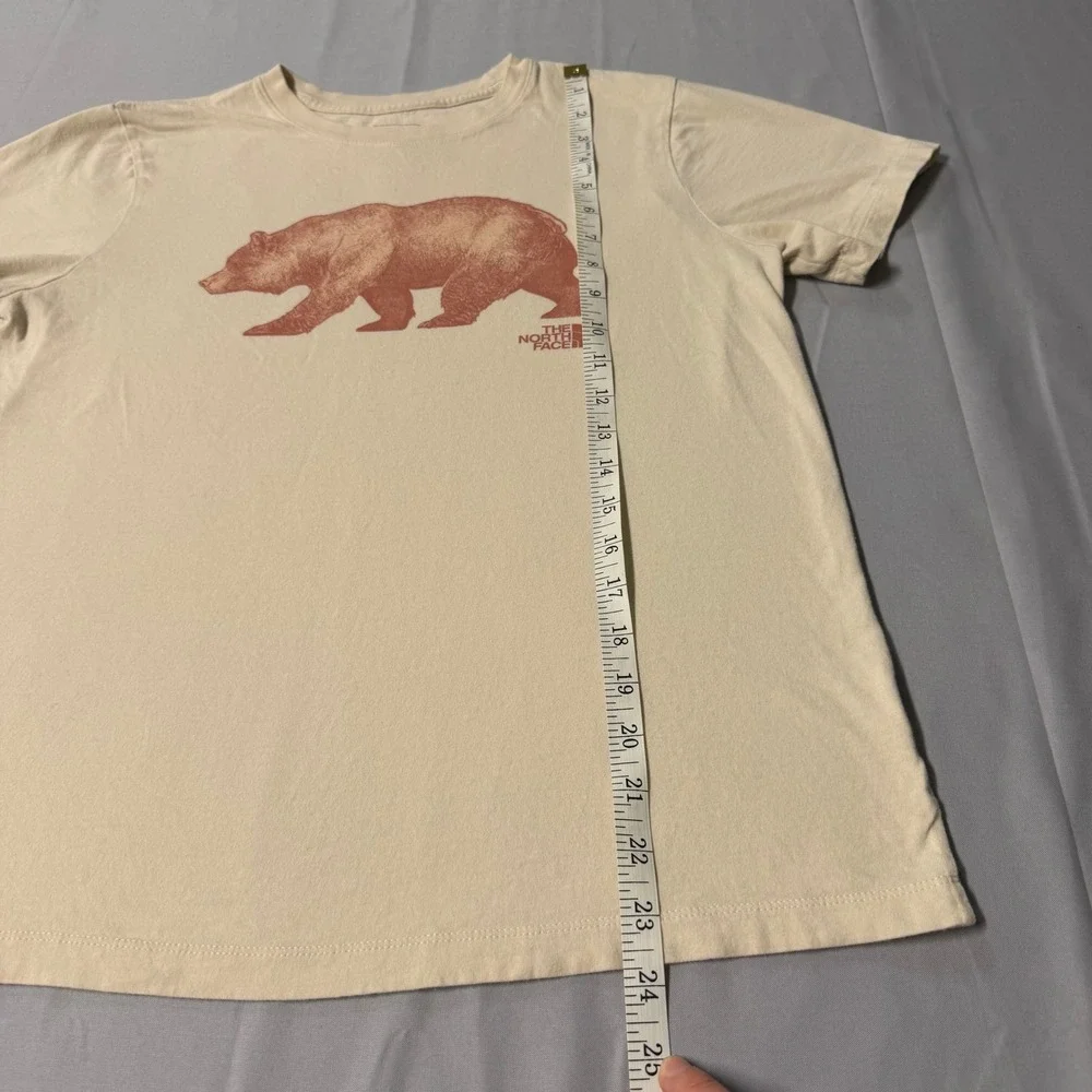 The North Face Womens Beige Grizzly Bear Graphic T-Shirt Size M Short Sleeve Tee - Picture 3 of 5